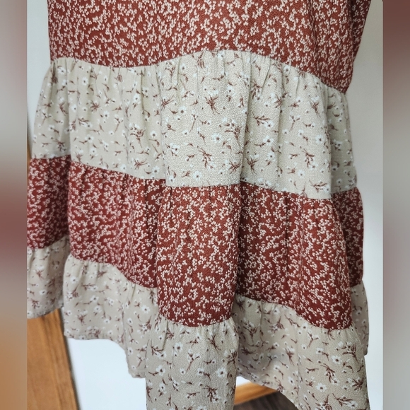 Paper Crane Floral Print Boho Tiered Shirt - Picture 3 of 5